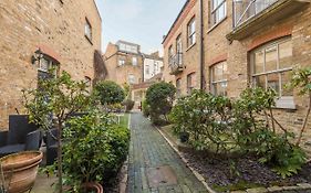 Modern Mews Home In Kings Cross